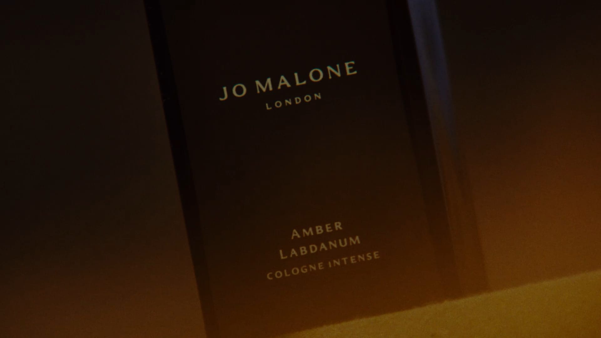 Calidez Ambarina Enriquecida con Notas de Vainilla